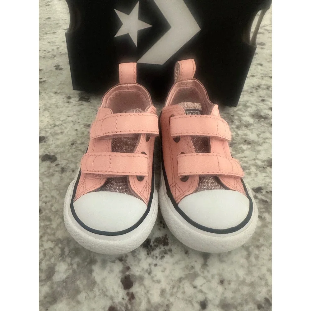 NIB Converse pink leather infant‎ sz 4